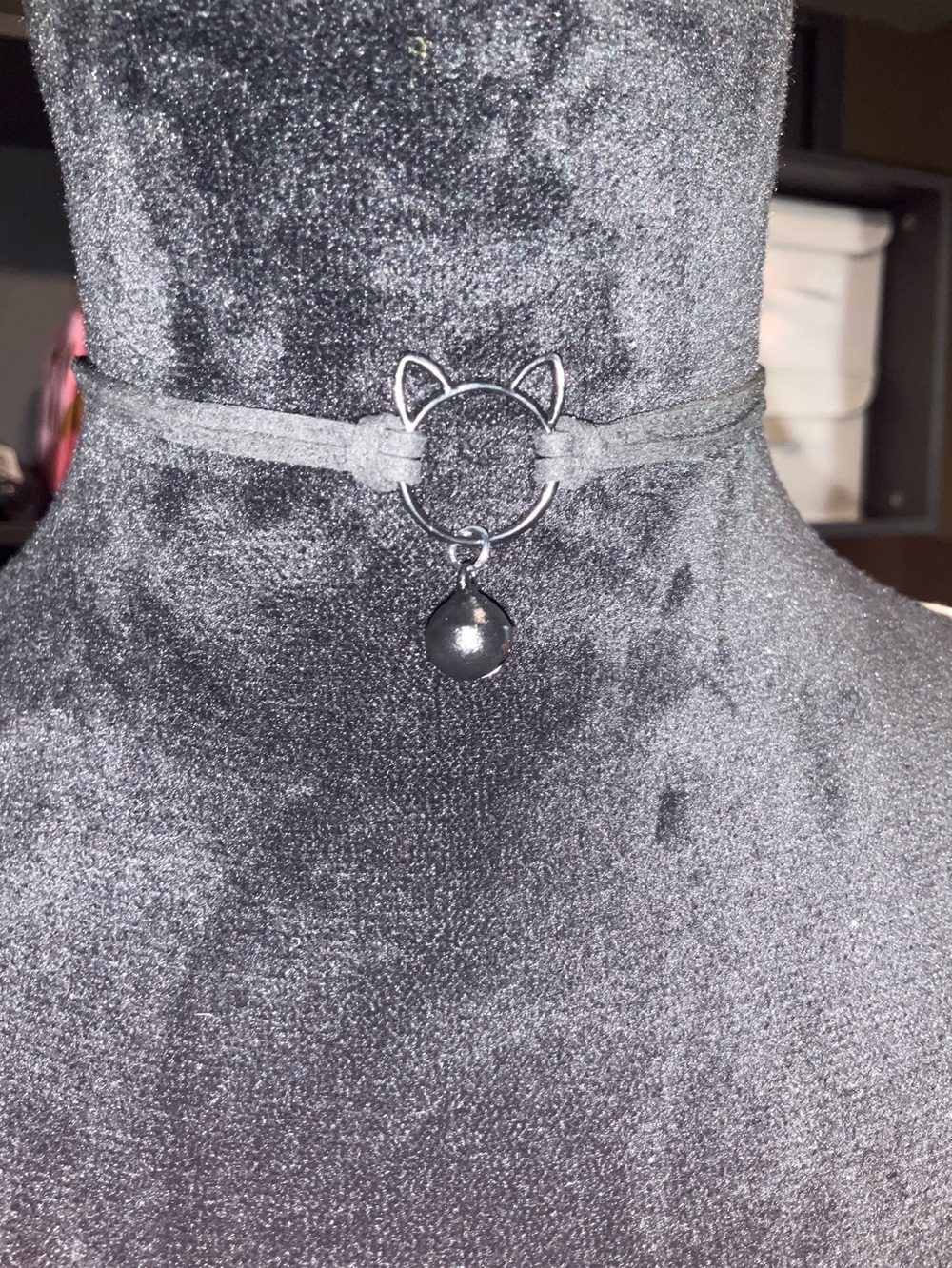 Black cat choker